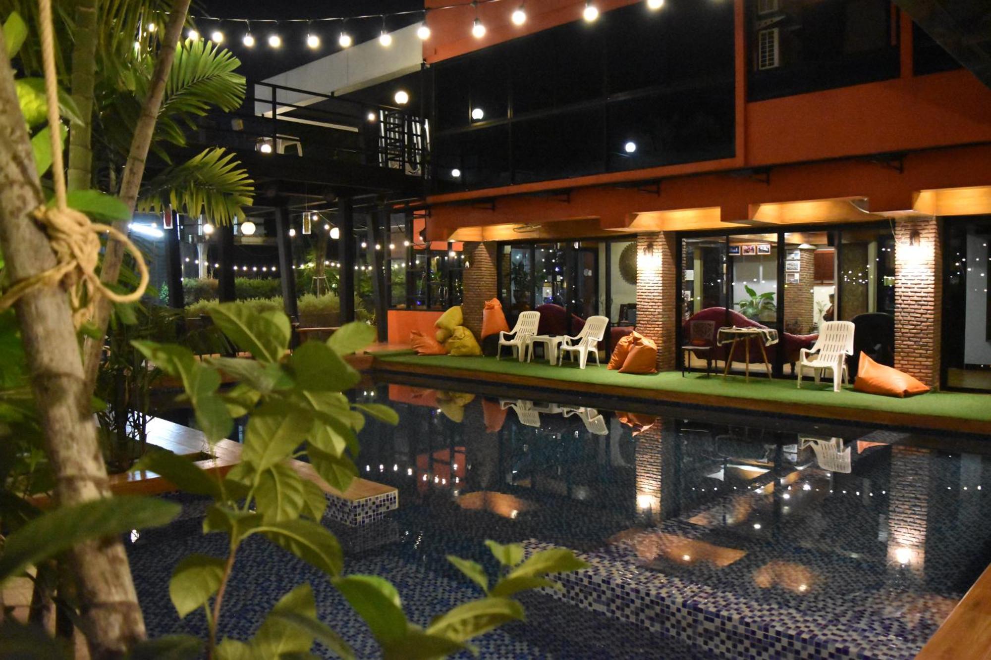 Thongtara House Boutique Srinakarin Hotel Банкок Екстериор снимка