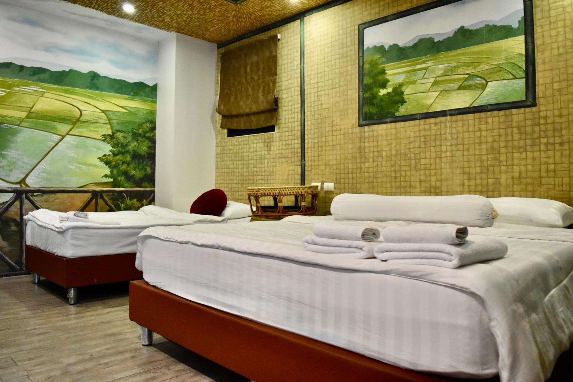 Thongtara House Boutique Srinakarin Hotel Банкок Екстериор снимка