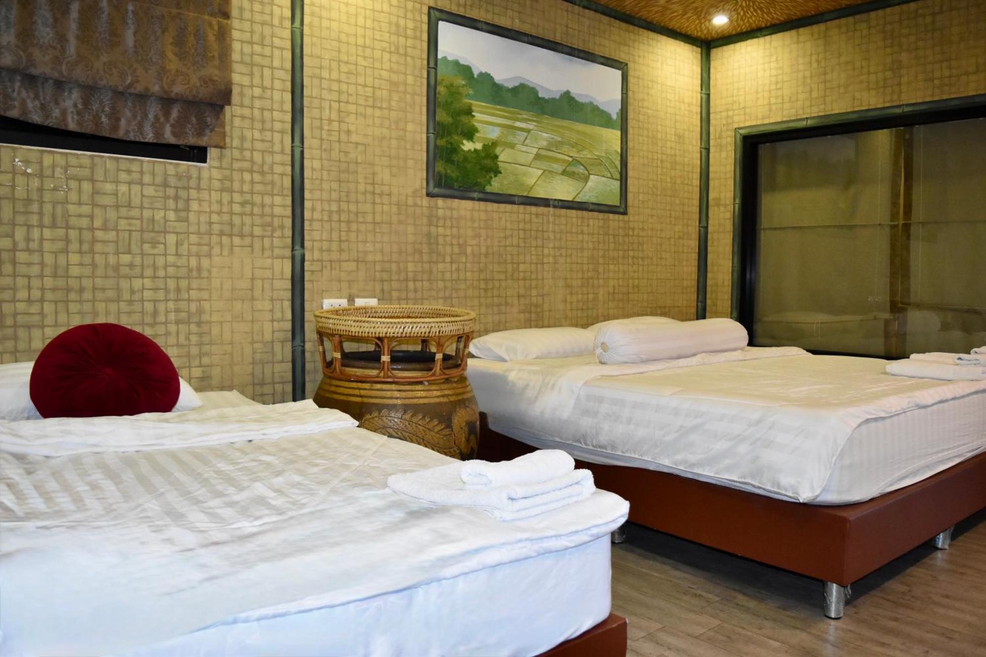 Thongtara House Boutique Srinakarin Hotel Банкок Екстериор снимка