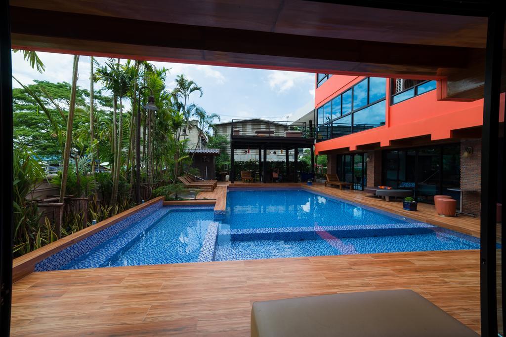 Thongtara House Boutique Srinakarin Hotel Банкок Екстериор снимка