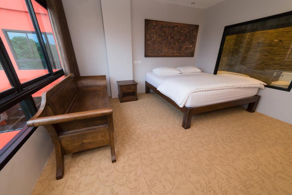 Thongtara House Boutique Srinakarin Hotel Банкок Стая снимка